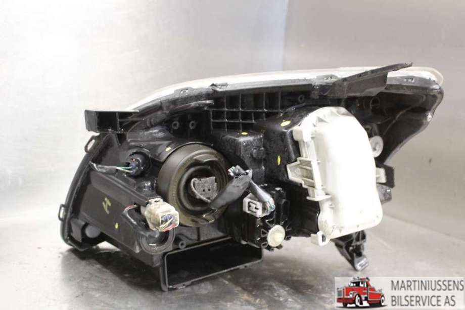 Frontlykt høyre halogen til Toyota Avensis 2003-2008 (Type II) (TOYOTA|)