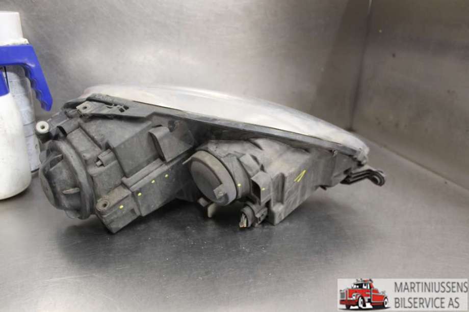 Frontlykt venstre halogen til VW Golf V, Combi 2003-2008  (VOLKSWAGEN||1K6 941 005 N)