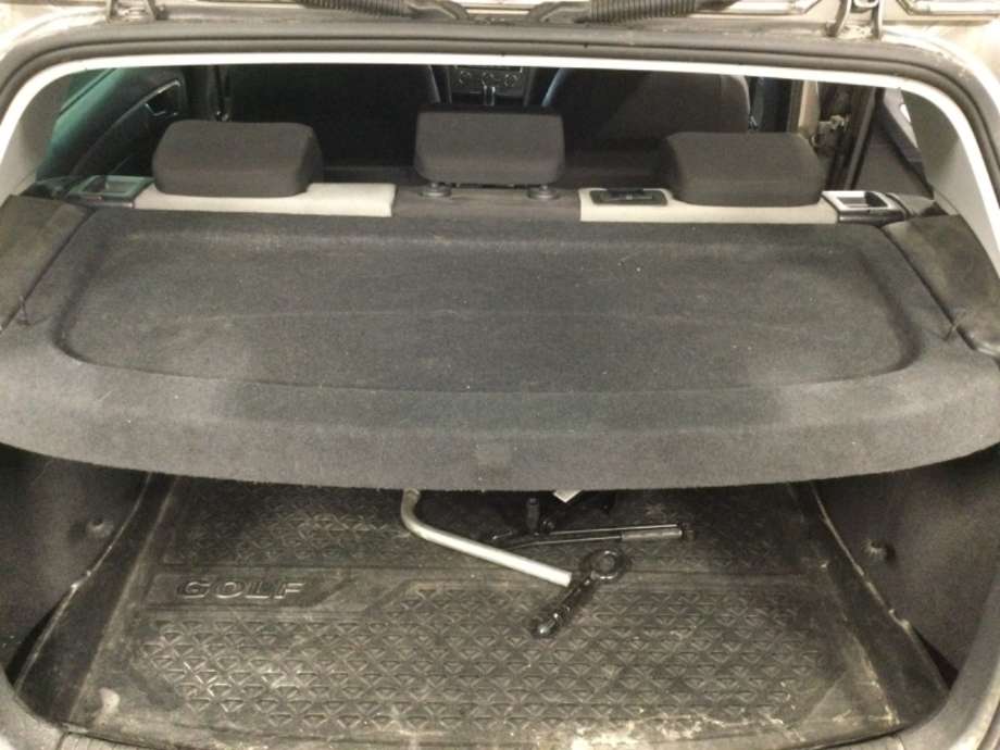 Hattehylle til VW e-Golf, 2014-2017 (Fase 1)  (VOLKSWAGEN|)