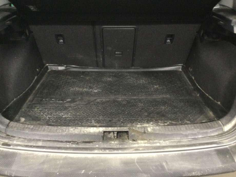 Bagasjerom teppe/gulvplate til VW e-Golf, 2014-2017 (Fase 1)  (VOLKSWAGEN|)