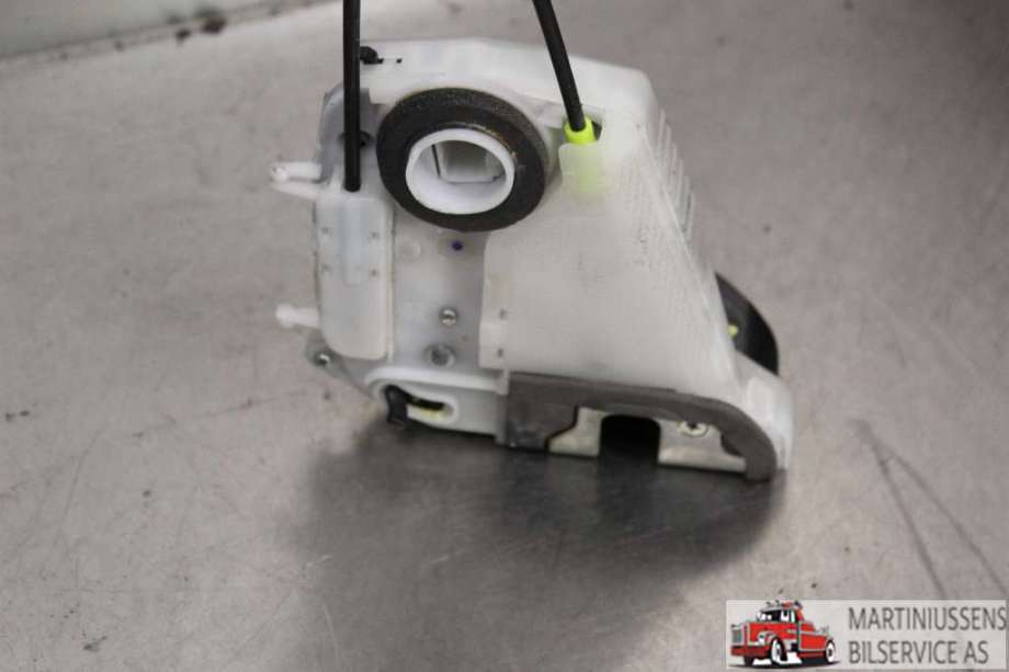 Låsekasse høyre bak til Toyota Yaris 2012-2014 (Type III, Fase 1)  (TOYOTA|)