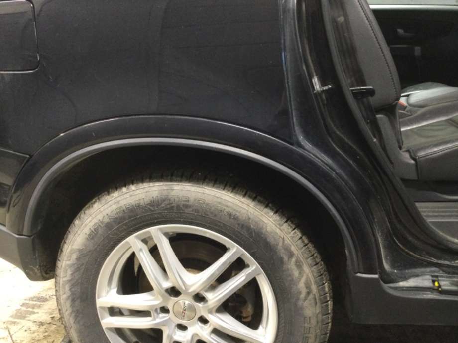 Hjulbuelist høyre bak til Volvo XC90, 2007-2014 (Type I, Fase 2)  (VOLVO|)