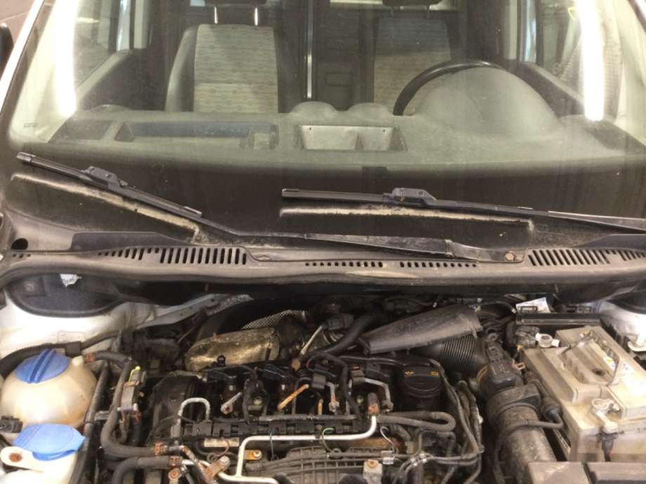 Viskerarmer frontrute til VW Caddy, 2010-2015 (Type III, Fase 2)  (VOLKSWAGEN|)