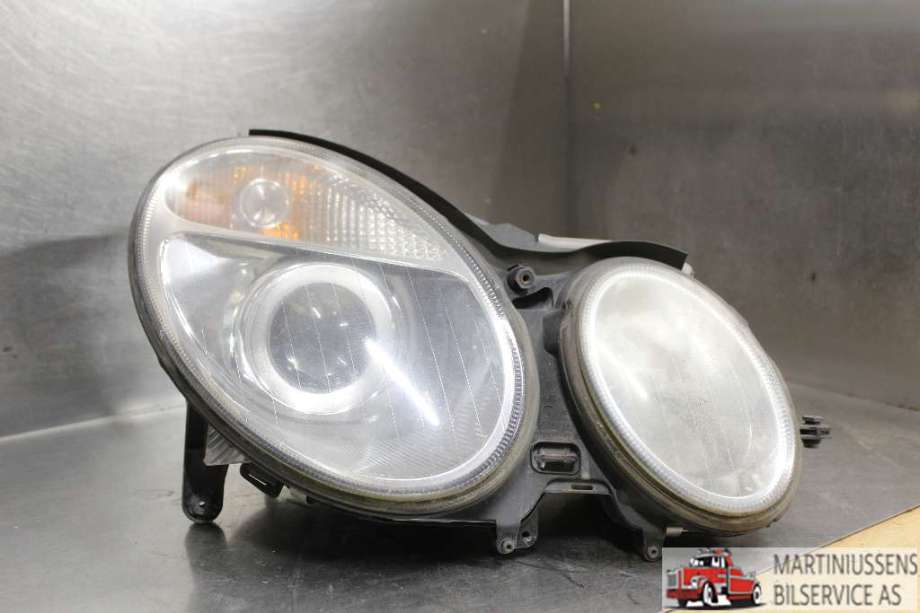 Frontlykt høyre halogen til Mercedes E-Klasse, 2002-2006 (Fase 1) (W211) (W211) (MERCEDES|)
