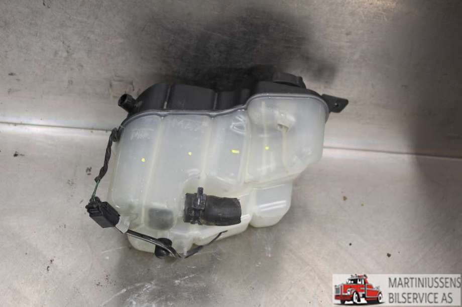Ekspansjonstank til Volvo V70 2007-2013 (Type III, Fase 1)  (VOLVO||6G91-8K218)