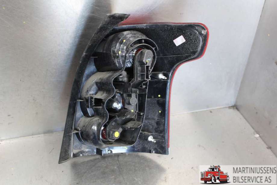 Baklykt venstre til Toyota Avensis 2003-2008 (Type II)  (TOYOTA|)
