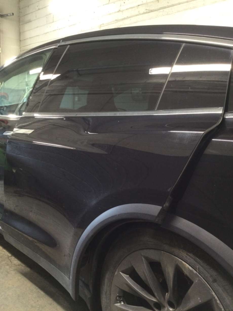 Dør venstre bak til Tesla Model X, 2016-->>  (TESLA|)