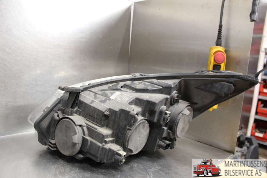 Frontlykt høyre halogen til Ford Transit Custom 2013-2023 (Type I)  (FORD|)