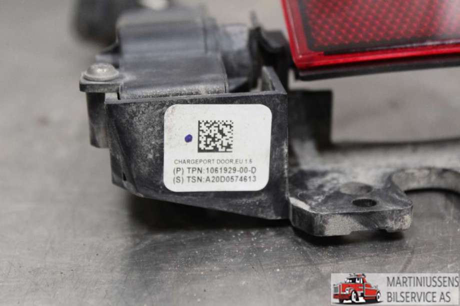 Batterilader inntak/luke til Tesla Model X 2016-->>  (TESLA||1061929-00-D)