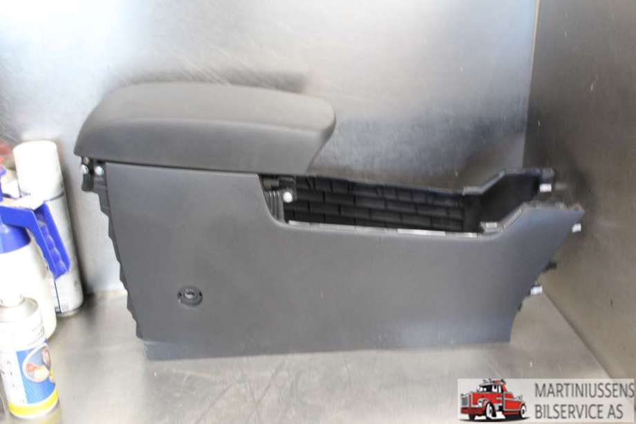 Sete armlene lokk til Mazda CX-5 2012-2017 (Type I)  (MAZDA|)