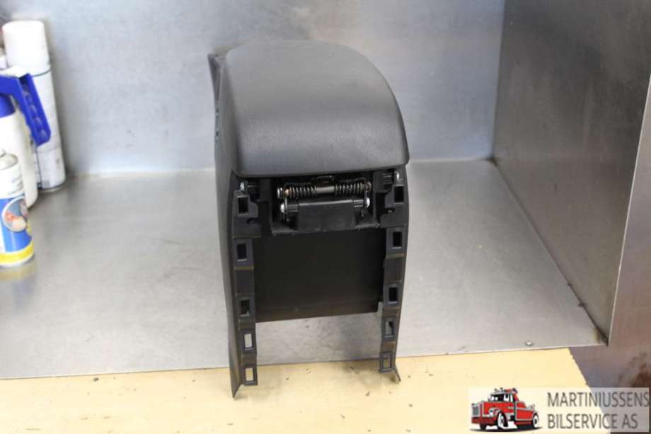 Sete armlene lokk til Mazda CX-5 2012-2017 (Type I)  (MAZDA|)