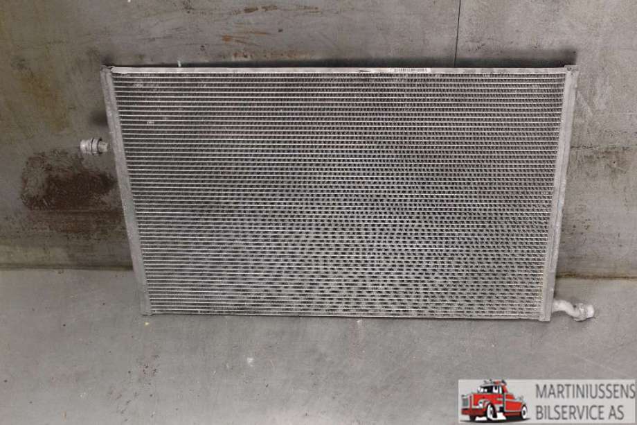 Radiator (automat gir) til Mercedes E-Klasse 2016-2023 (W213) (W213) (MERCEDES||A0995002003)