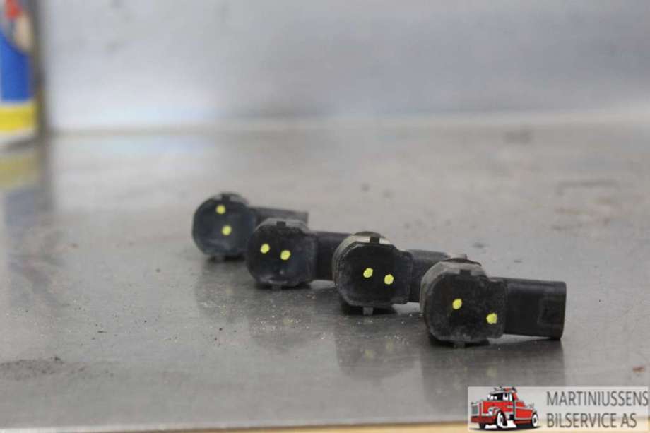 Parkeringssensor foran til Ford Focus 2011-2014 (Type III, Fase 1) (FORD||AM5T-15C868-AAW)