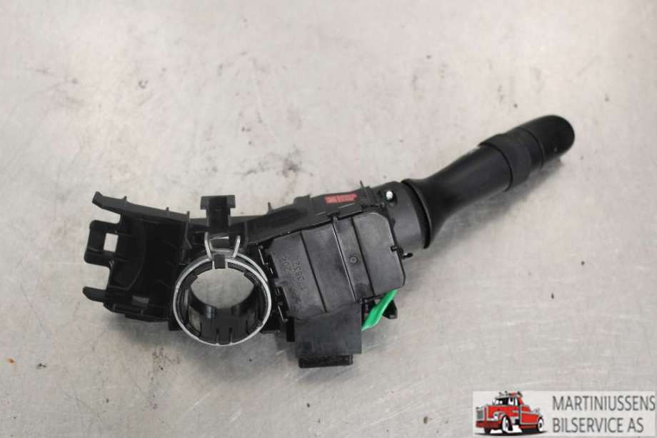 Bryter lys til Toyota Yaris 2014-2020 (Type III, Fase 2)  (TOYOTA||173832)