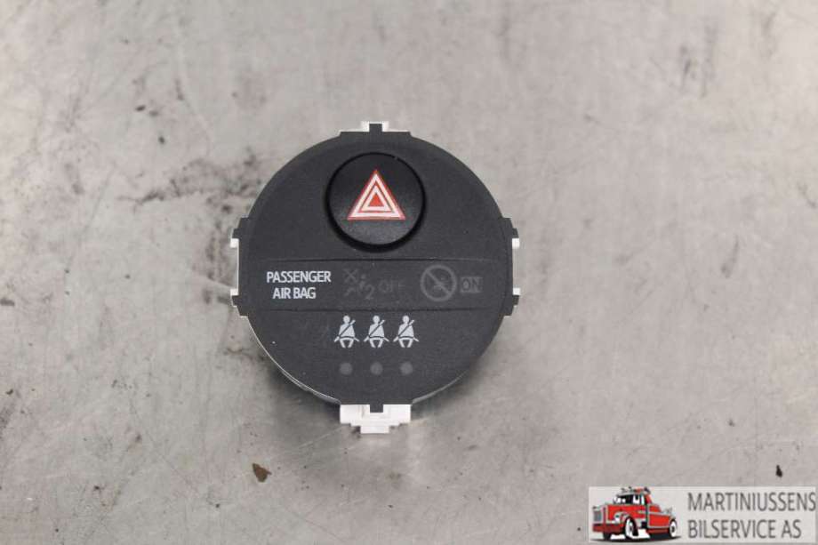 Bryter nødblink til Toyota Yaris, 2014-2020 (Type III, Fase 2)  (TOYOTA|)