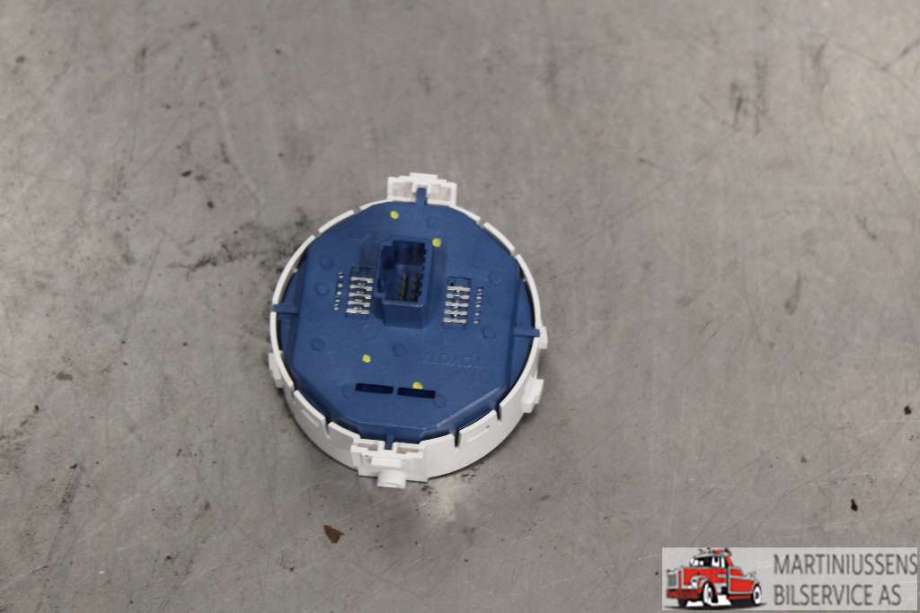 Bryter nødblink til Toyota Yaris 2014-2020 (Type III, Fase 2)  (TOYOTA||83950 0D100)