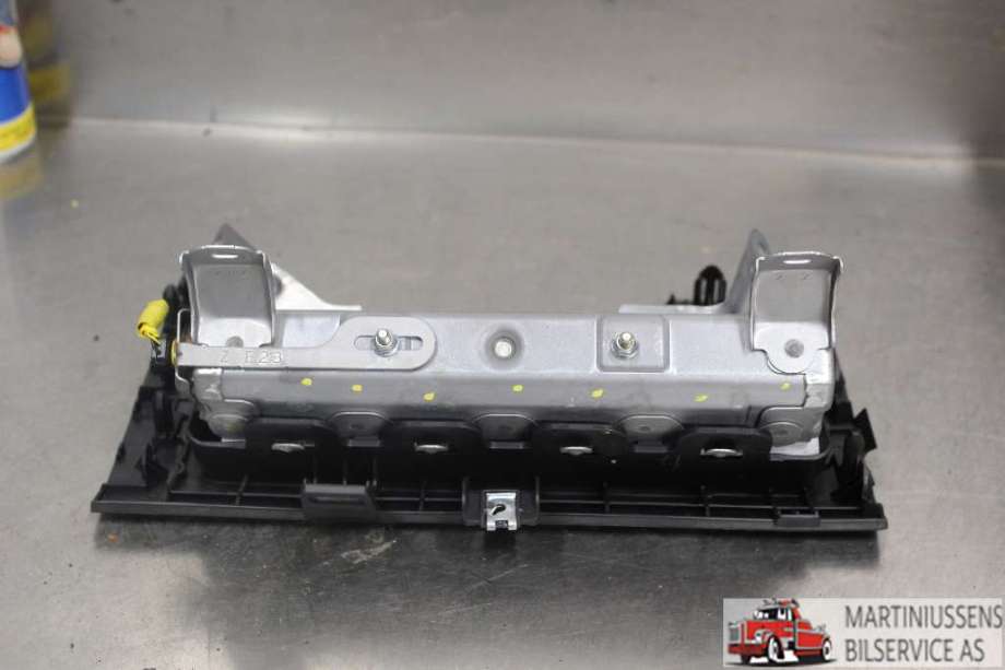 Airbag kne til Toyota Yaris 2014-2020 (Type III, Fase 2)  (TOYOTA||TG10D01003)