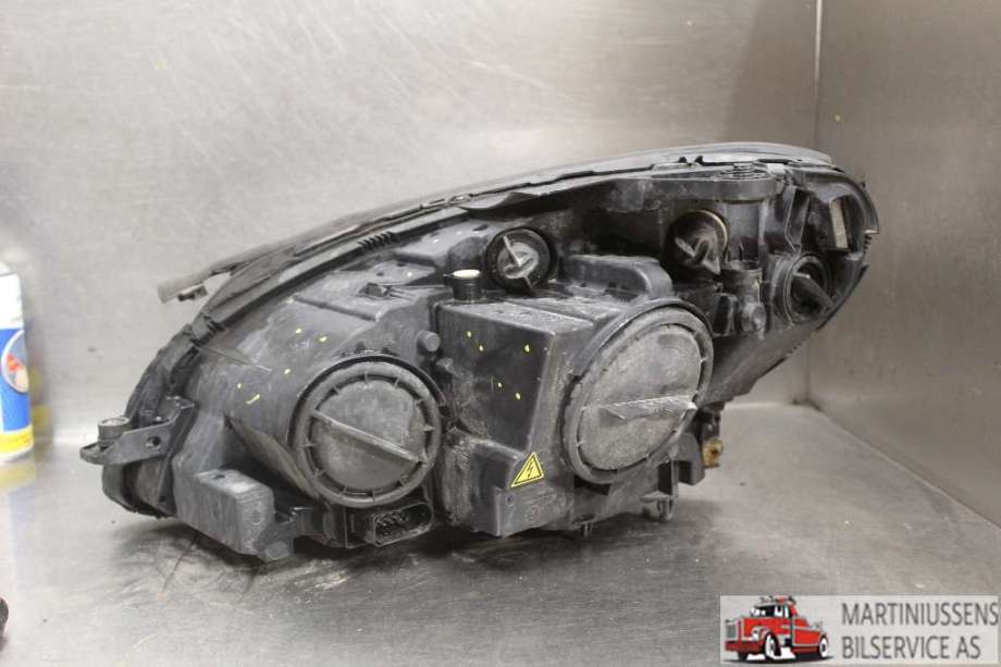 Frontlykt høyre halogen til Mercedes C-Klasse 2007-2011 (Fase 1) (W204) (W204) (MERCEDES|A 204 820 29 61|)