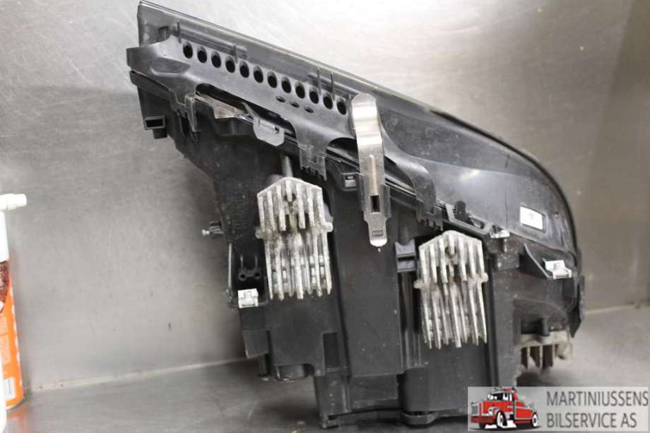 Frontlykt venstre halogen til BMW 7-Serie 2009-2015 (F01/F02/F03/F04) (F01/F02/F03/F04) (BMW|63 11 7 348 507|)