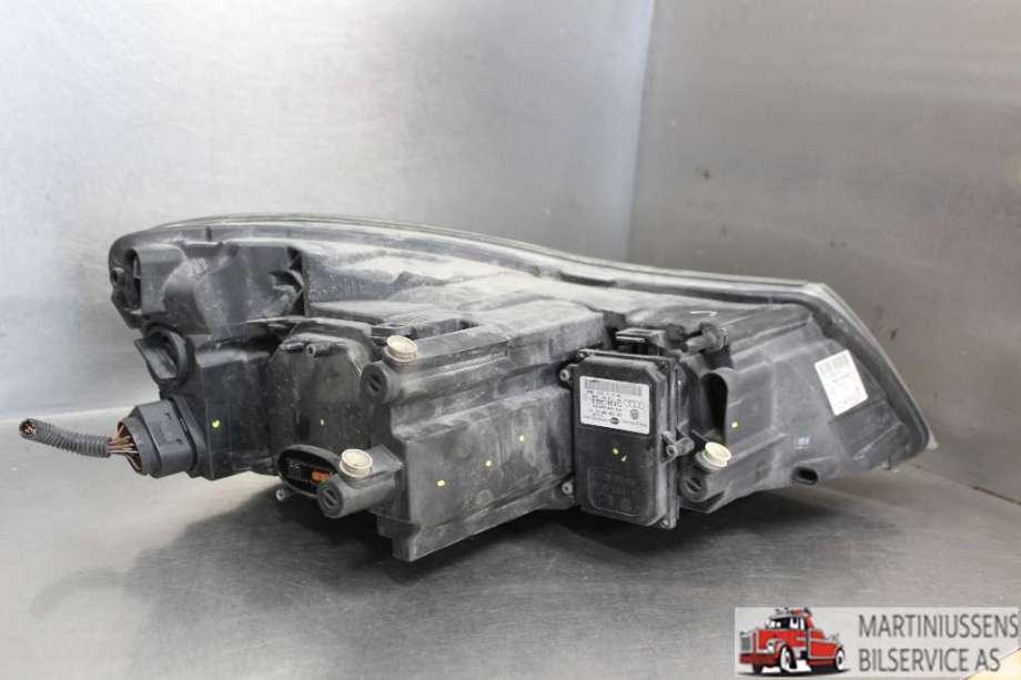 Frontlykt venstre xenon til Škoda Octavia 2009-2013 (Type II, Fase 2)  (SKODA|1Z1 941 017 T|)