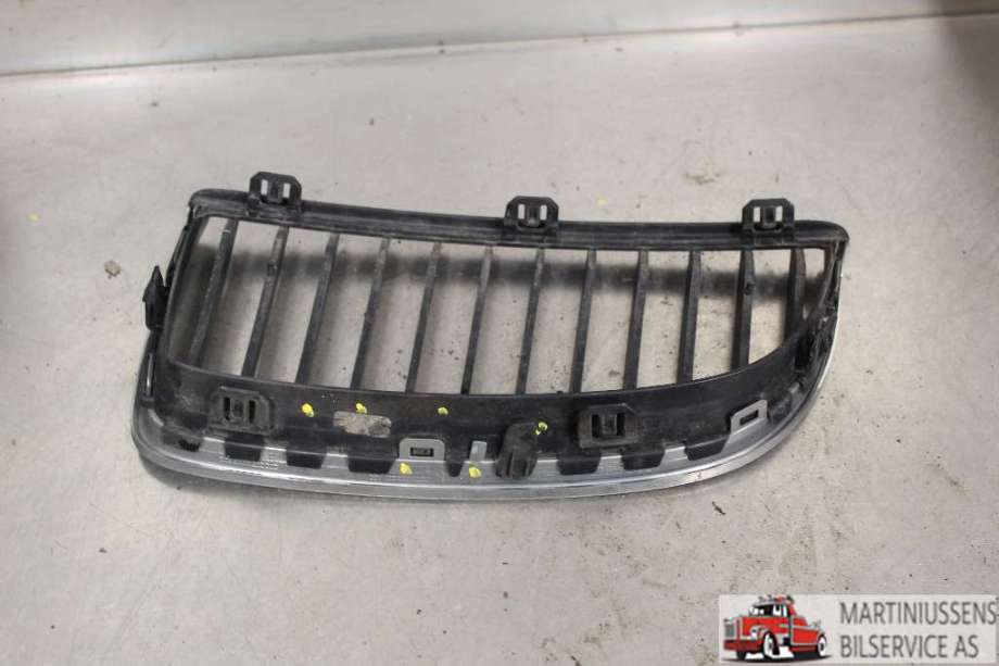 Grill høyre til BMW 3-Serie 2005-2011 (E90/E91/E92/E93) (E90/E91/E92/E93) (BMW||7120008)