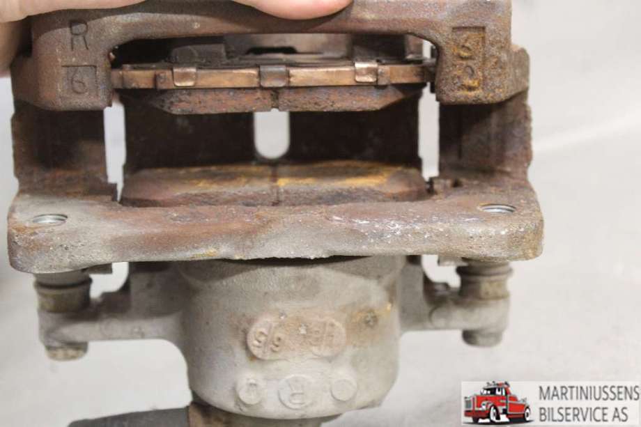 Bremsecaliper høyre foran til Toyota Prius 2016-2023 (Type IV) (combi) (combi) (TOYOTA|)