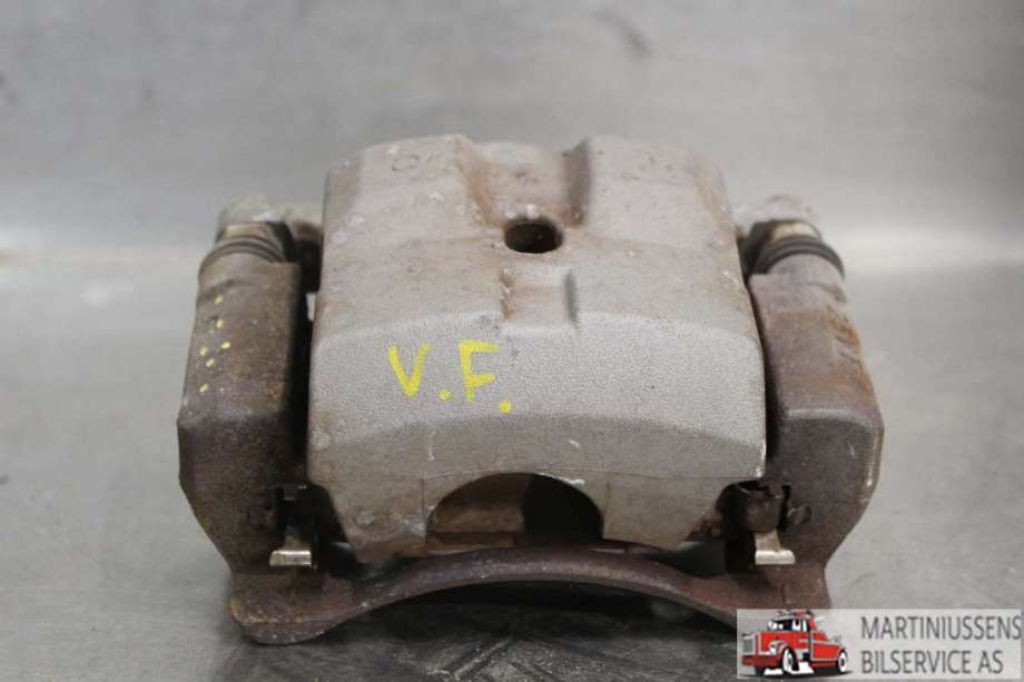 Bremsecaliper venstre foran til Toyota Prius 2016-2023 (Type IV) (combi) (combi) (TOYOTA|)