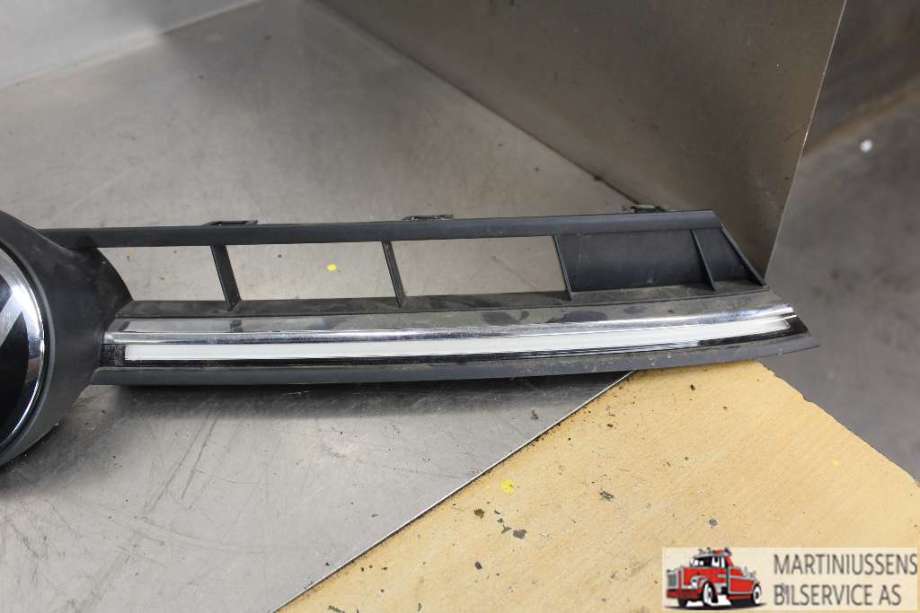 Grill midt til VW Polo 2017-2021 (Type VI, Fase 1)  (VW||2GS 853 653 G)