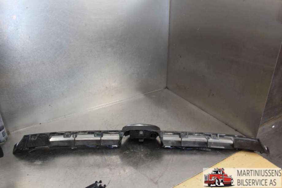 Grill midt til VW Polo 2017-2021 (Type VI, Fase 1)  (VW||2GS 853 653 G)