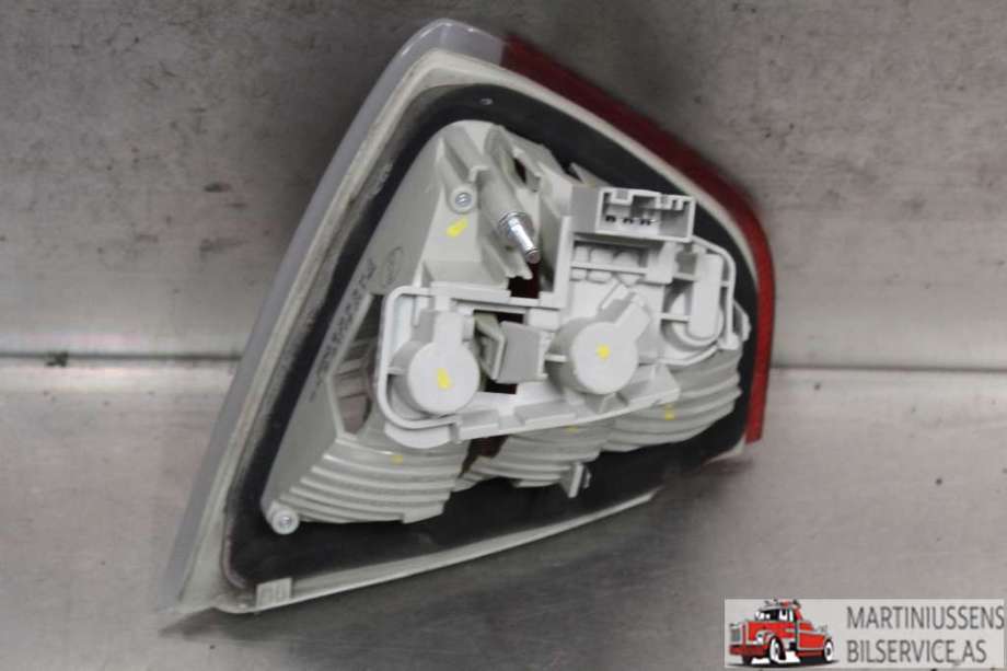 Baklykt høyre indre til BMW 3-Serie 2005-2011 (E90/E91/E92/E93) (E90/E91/E92/E93) (BMW||6 937 460)