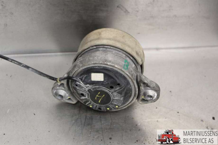 Motorfeste til Mercedes C-Klasse 2011-2014 (Fase 2) (W204) (W204) (MERCEDES||A 204 240 41 17)