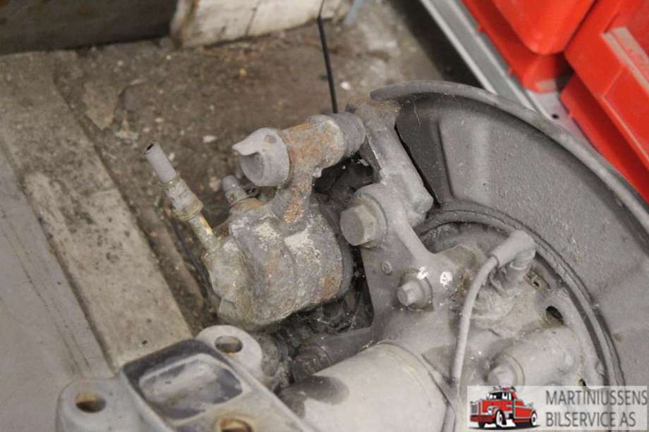 Bremsecaliper brakett til Mercedes Sprinter 2018-->> (907/910) (907/910) (MERCEDES|)