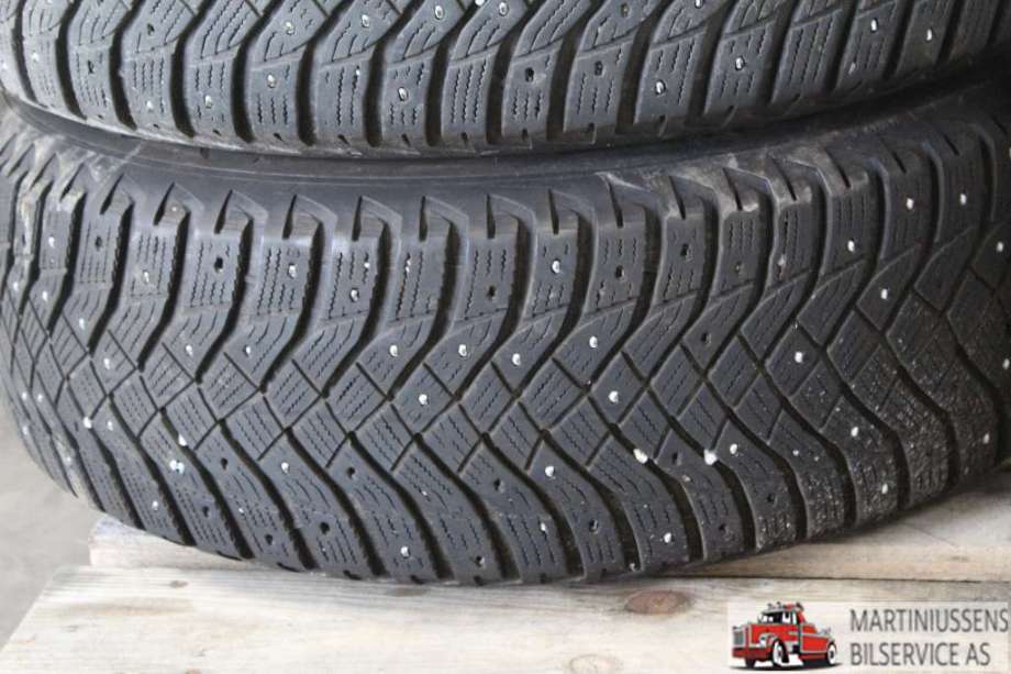 Dekk til Annet Dekk vinter pigg 0-->>  (ULTRAGRIP ARTIC 2|*8MM|GOODYEAR)
