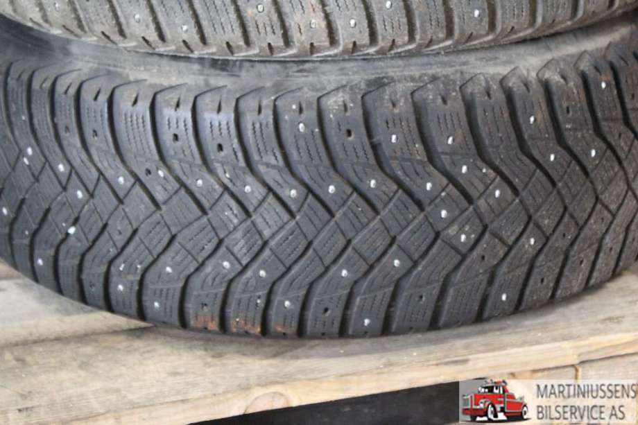 Dekk til Annet Dekk vinter pigg 0-->>  (ULTRAGRIP ARTIC 2|*8MM|GOODYEAR)