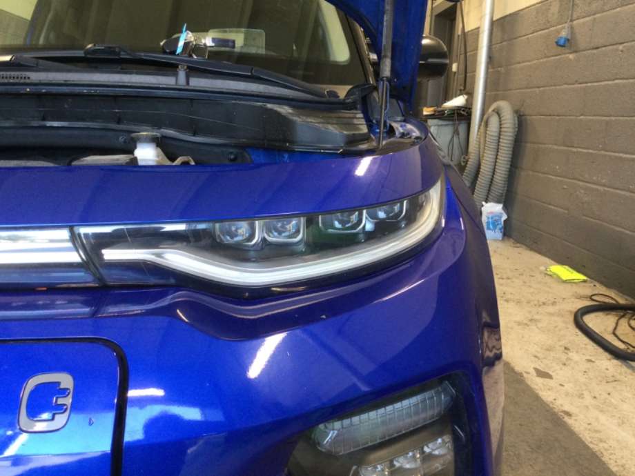 Frontlykt venstre halogen til Kia e-Soul, 2019-->> (Type III)  (KIA|)