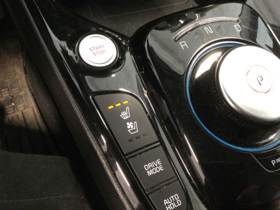 Bryter setevarme til Kia e-Soul 2019-->> (Type III)  (KIA|)