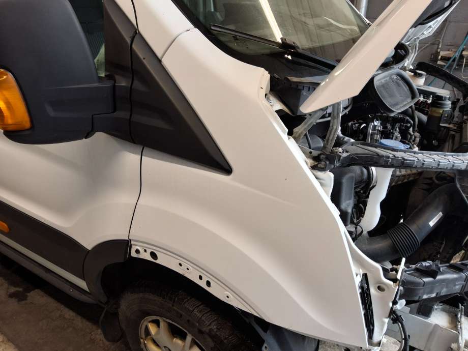 Skjerm høyre foran til Ford Transit, 2014-->>  (FORD|)
