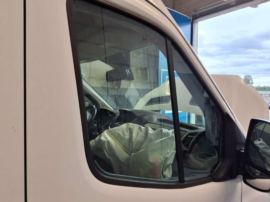 Siderute høyre foran til Ford Transit, 2014-->>  (FORD|)