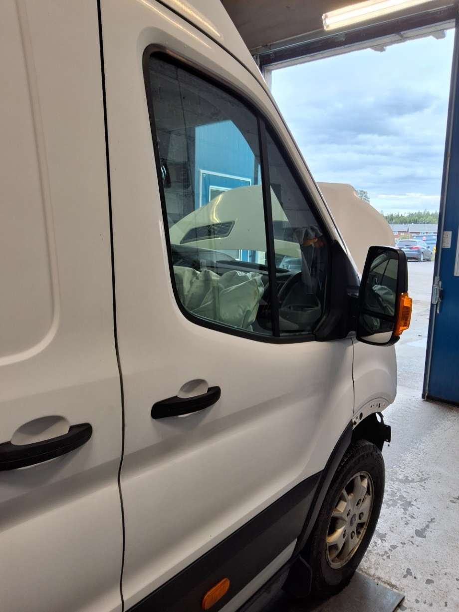 Dør høyre foran til Ford Transit, 2014-->>  (FORD|)