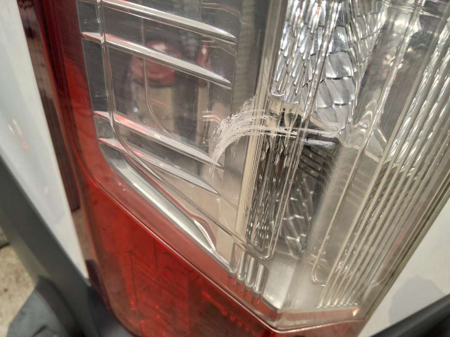 Baklykt venstre til Ford Transit 2014-->>  (FORD|)