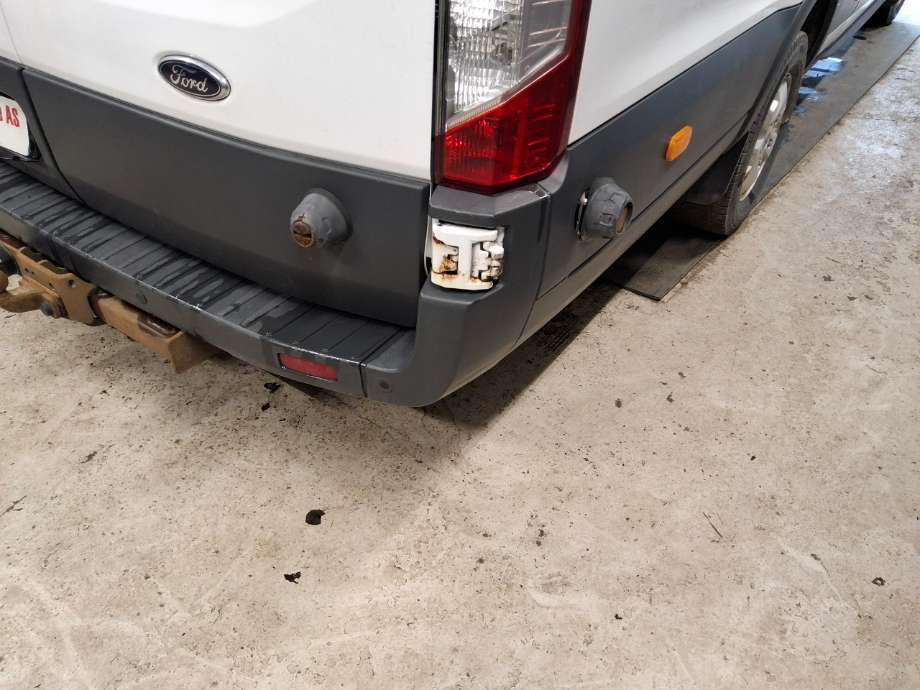 Støtfangerving venstre bak til Ford Transit, 2014-->>  (FORD|)