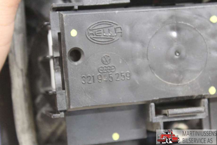 Baklykt venstre indre til VW Corrado 1988-1995  (VOLKSWAGEN||535 945 107)