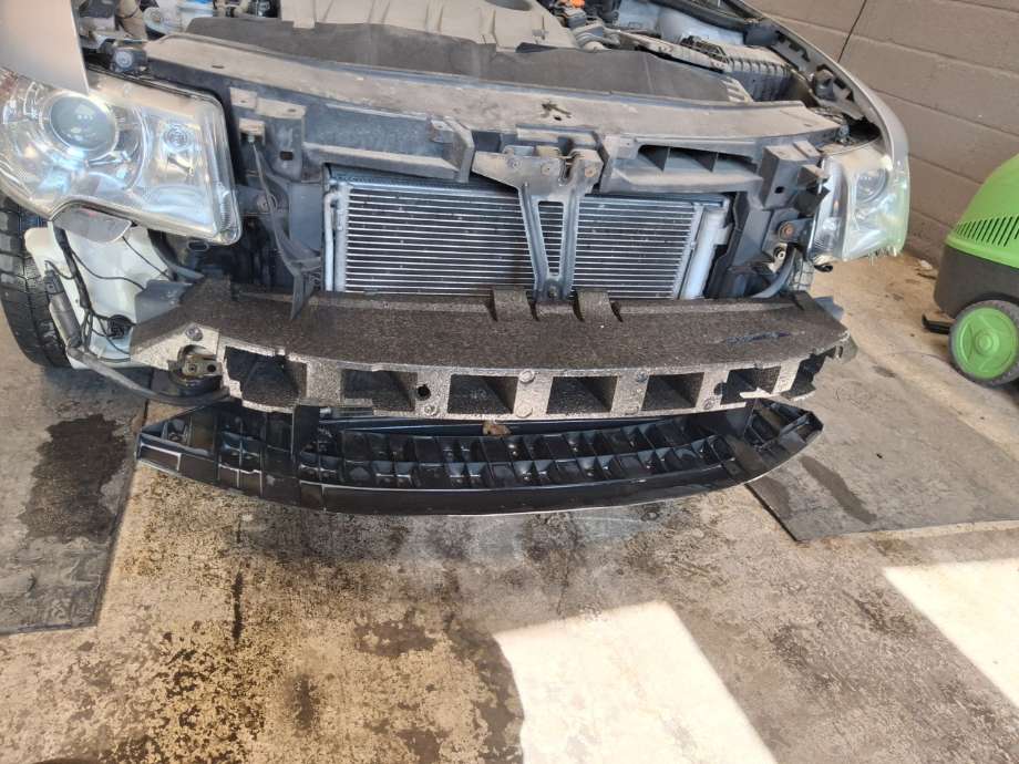 Støtfangerforsterkning foran til Škoda Superb, 2008-2015 (Type II)  (SKODA|)
