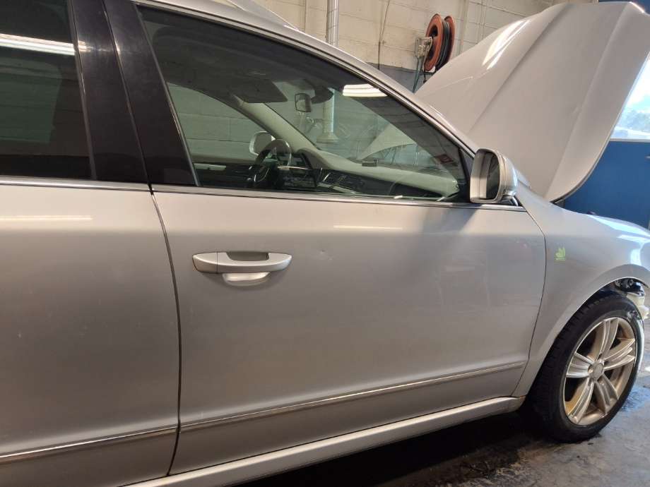 Dør høyre foran til Škoda Superb, 2008-2015 (Type II)  (SKODA|)
