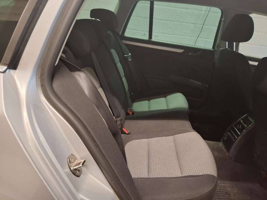 Sete bak til Škoda Superb, 2008-2015 (Type II)  (SKODA|)