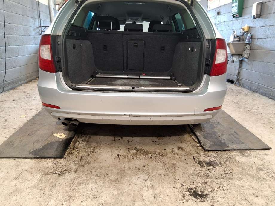 Støtfanger bak til Škoda Superb, 2008-2015 (Type II)  (SKODA|)
