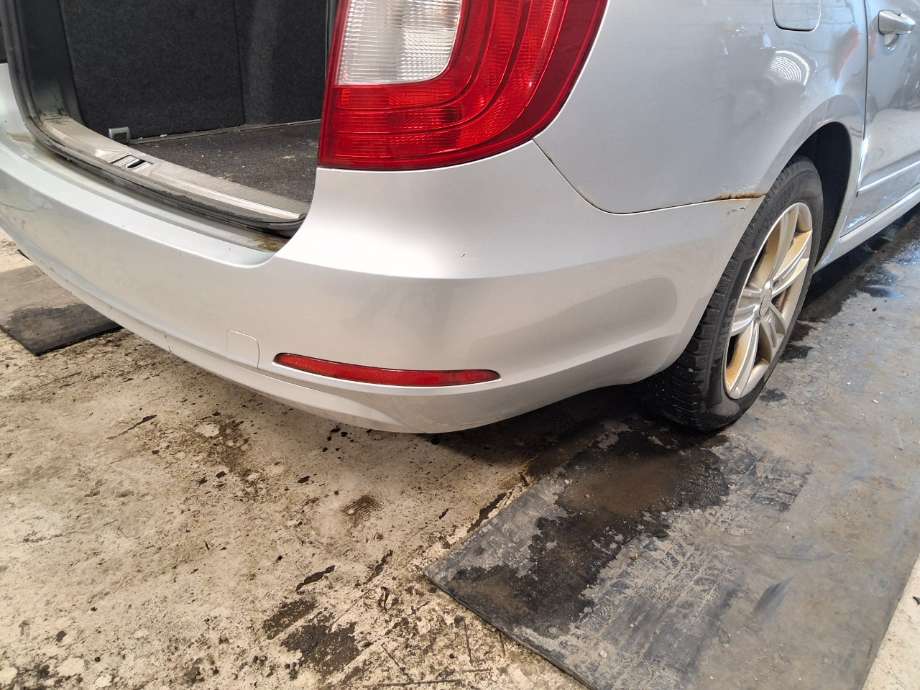 Støtfanger bak til Škoda Superb 2008-2015 (Type II)  (SKODA|)