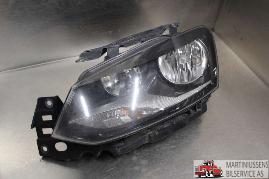 Frontlykt venstre halogen til VW Polo 2009-2014 (Type V, Fase 1)  (VOLKSWAGEN||6R1 941 007 E)