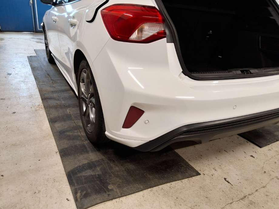 Støtfanger bak til Ford Focus 2018-->> (Type IV)  (FORD|)