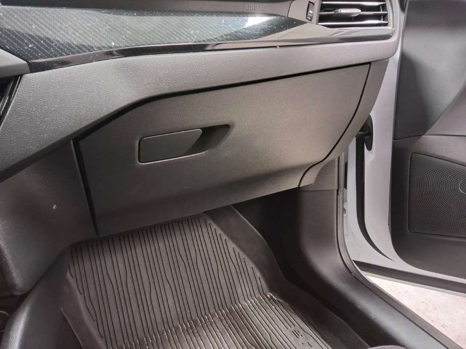 Hanskerom til Ford Focus, 2018-->> (Type IV)  (FORD|)
